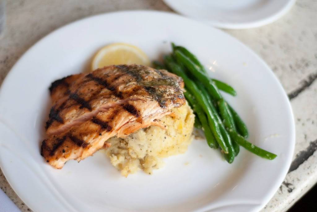 The Inn Restaurant at Ocean Village | restaurant | 2400 S Ocean Dr, Fort Pierce, FL 34949, USA | 7725774344 OR +1 772-577-4344