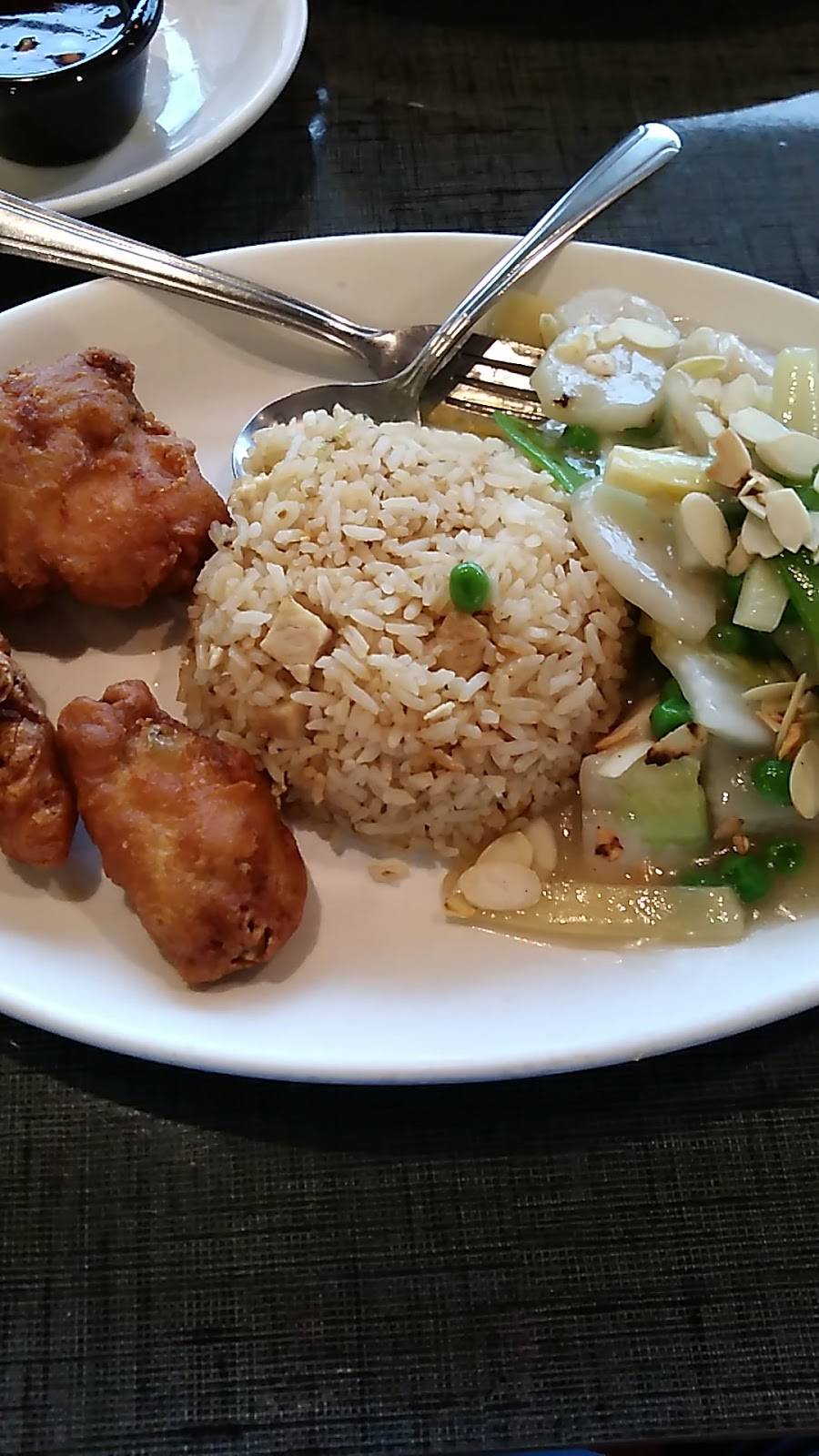 Blue Moon Restaurant | restaurant | 1320 S Broadway, Edmond, OK 73034, USA | 4053403871 OR +1 405-340-3871