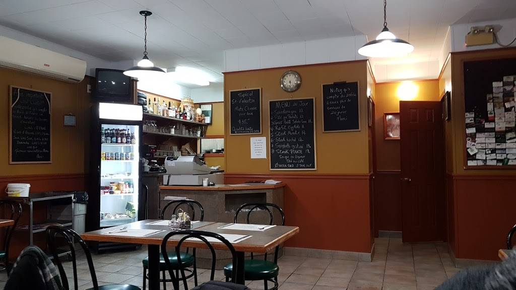 Restaurant Chez Garfield Enr | restaurant | 679 Rue Principale, Sainte-Brigide-dIberville, QC J0J 1X0, Canada | 4502933372 OR +1 450-293-3372