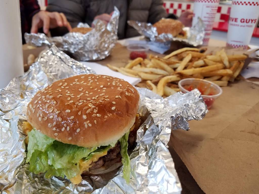 Five Guys | meal takeaway | 4690 Us Highway 80 E, Savannah, GA 31410, USA | 9128980033 OR +1 912-898-0033