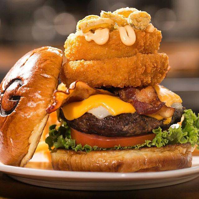 Diag Bar & Grill | restaurant | 2856 N Southport Ave, Chicago, IL 60657, USA | 7734048400 OR +1 773-404-8400