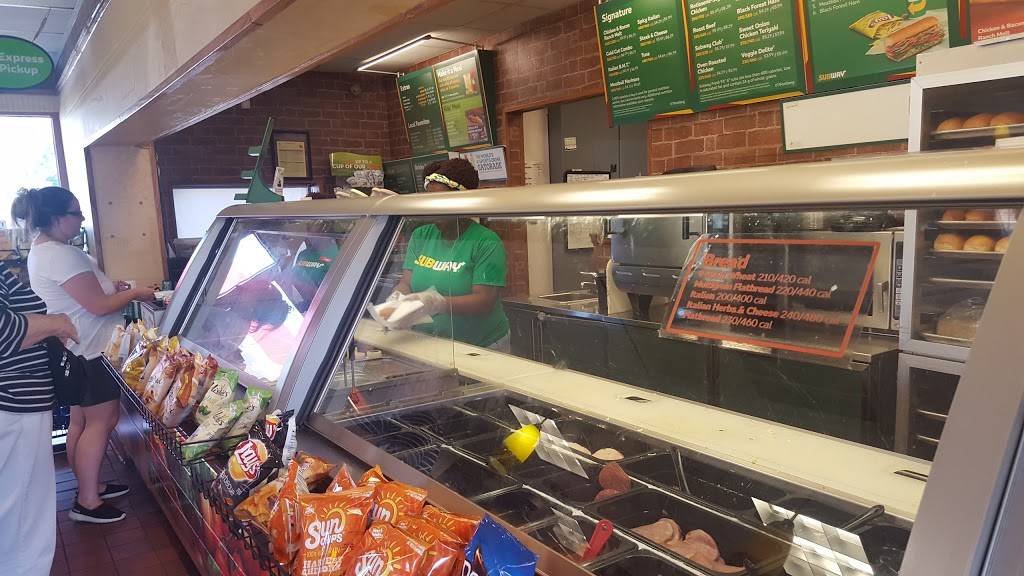 Subway | restaurant | 4803 N Broadway, Knoxville, TN 37918, USA | 8656895507 OR +1 865-689-5507