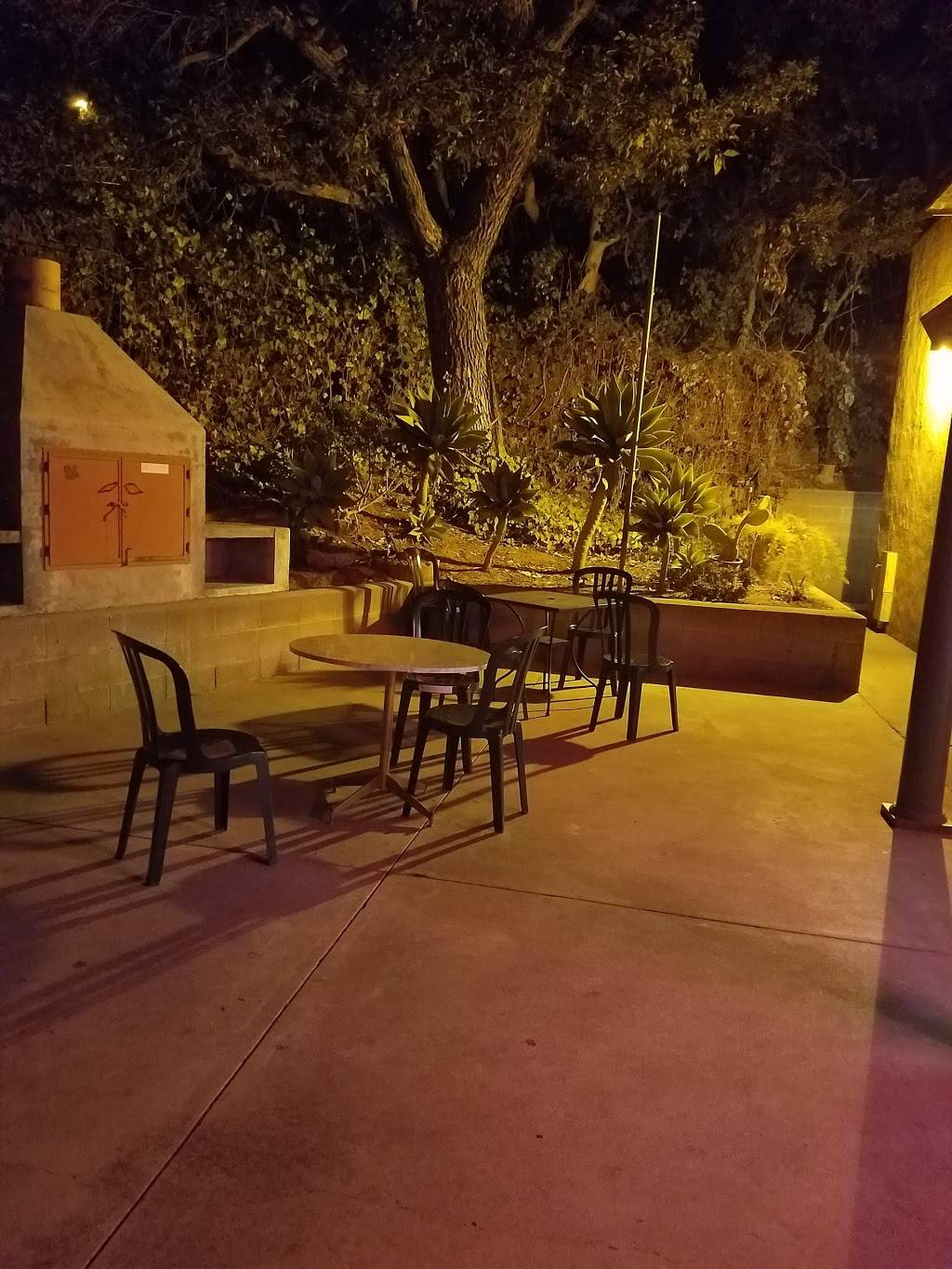 El Sitio | restaurant | 7398 Calle Real # A, Goleta, CA 93117, USA | 8056854888 OR +1 805-685-4888