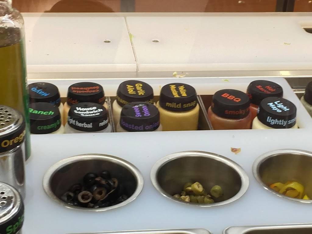 Subway | restaurant | North Barrie Crossing, 367 Cundles Rd E Unit H2, Barrie, ON L4M 0G9, Canada | 7057300300 OR +1 705-730-0300