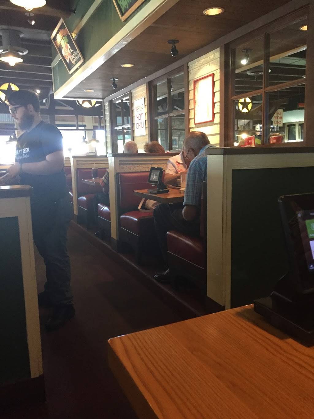 Chilis Restauraunt | restaurant | N National Rd, Columbus, IN 47201, USA | 8123487596 OR +1 812-348-7596