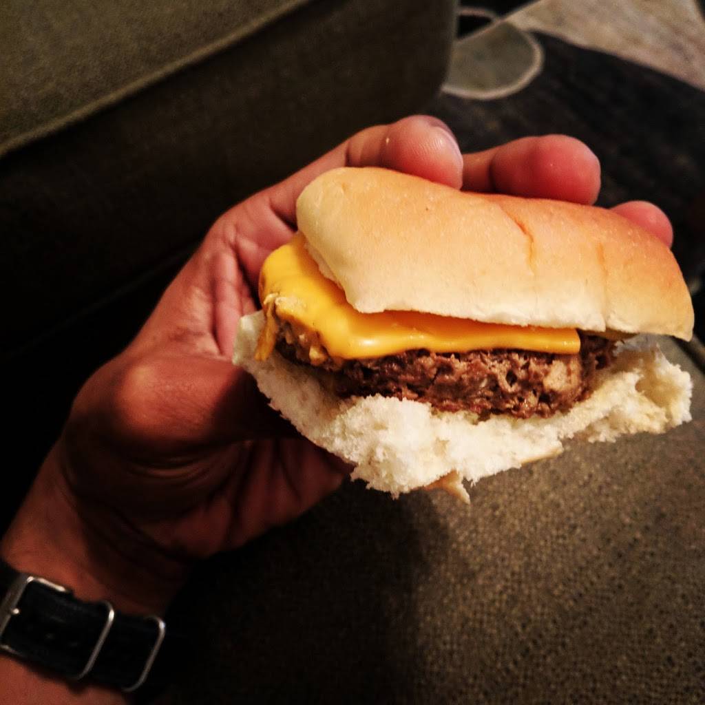 White Castle | restaurant | 5618 W North Ave, Chicago, IL 60639, USA | 7738890194 OR +1 773-889-0194