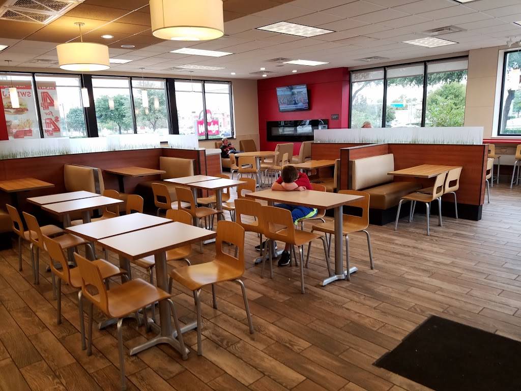 Wendys | restaurant | 1908 E Hebron Pkwy, Carrollton, TX 75007, USA | 9723942905 OR +1 972-394-2905