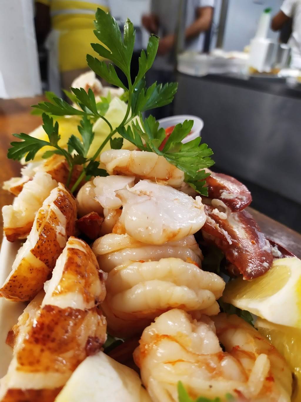 Robertos | restaurant | 200 Shore Rd, Ogunquit, ME 03907, USA | 2076468130 OR +1 207-646-8130