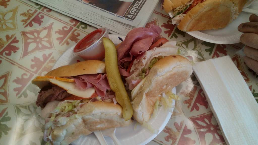 Showtime Eatery | meal takeaway | 114 W Main St, Barrington, IL 60010, USA | 2245172055 OR +1 224-517-2055