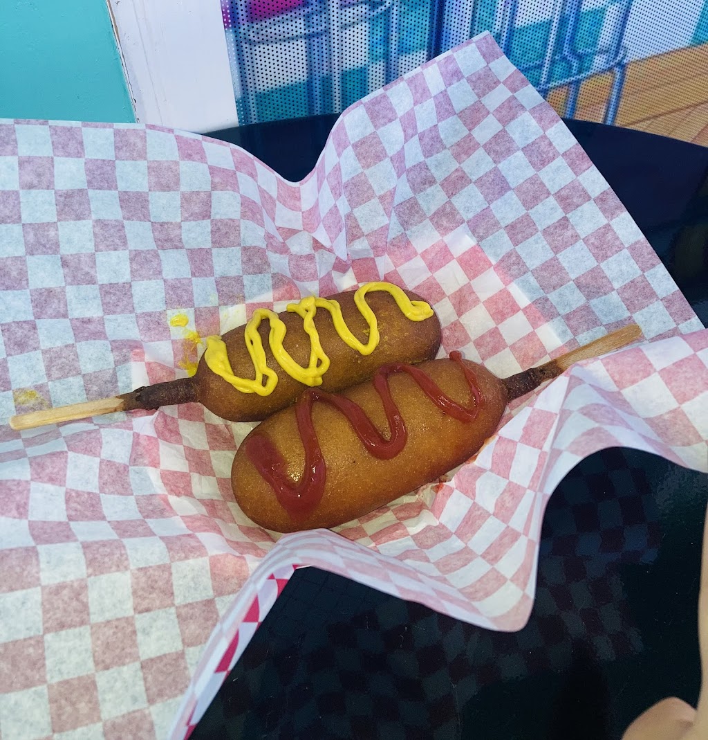 Munchiez Burgers & More | restaurant | 10117 Leopard St, Corpus Christi, TX 78410, USA | 3615044006 OR +1 361-504-4006