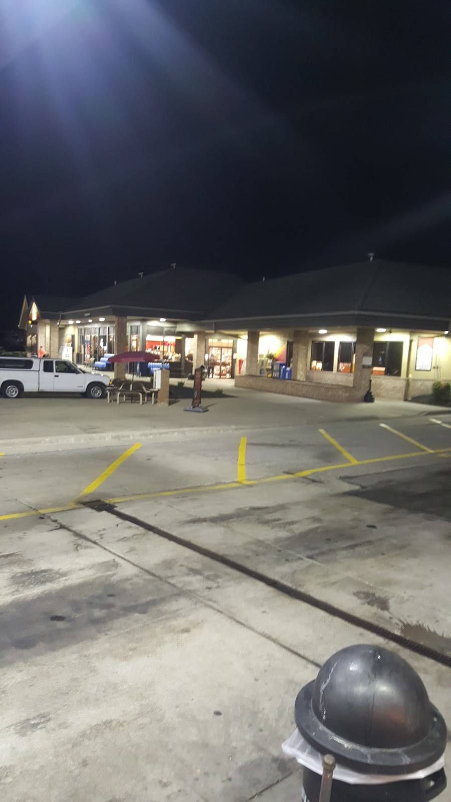 Flying J Travel Center | restaurant | 10480 Baltimore Kirkersville, Rd NE, Millersport, OH 43046, USA | 7409649601 OR +1 740-964-9601