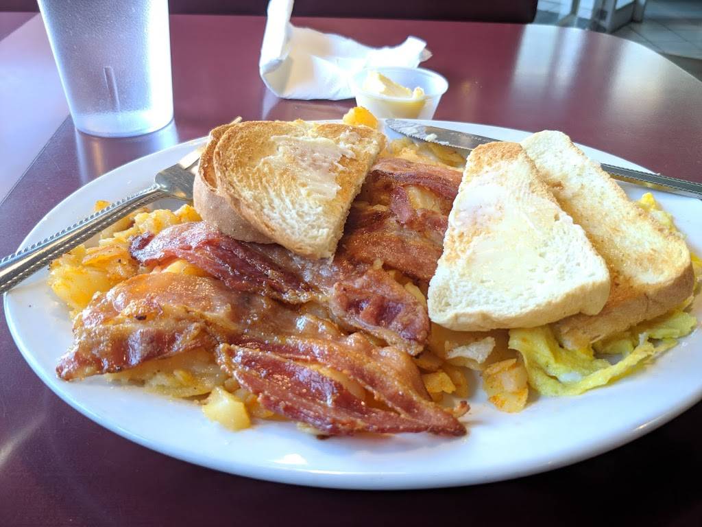 Slices Family Restaurant | restaurant | 300 King St W, Kitchener, ON N2G 1B7, Canada | 5195763760 OR +1 519-576-3760