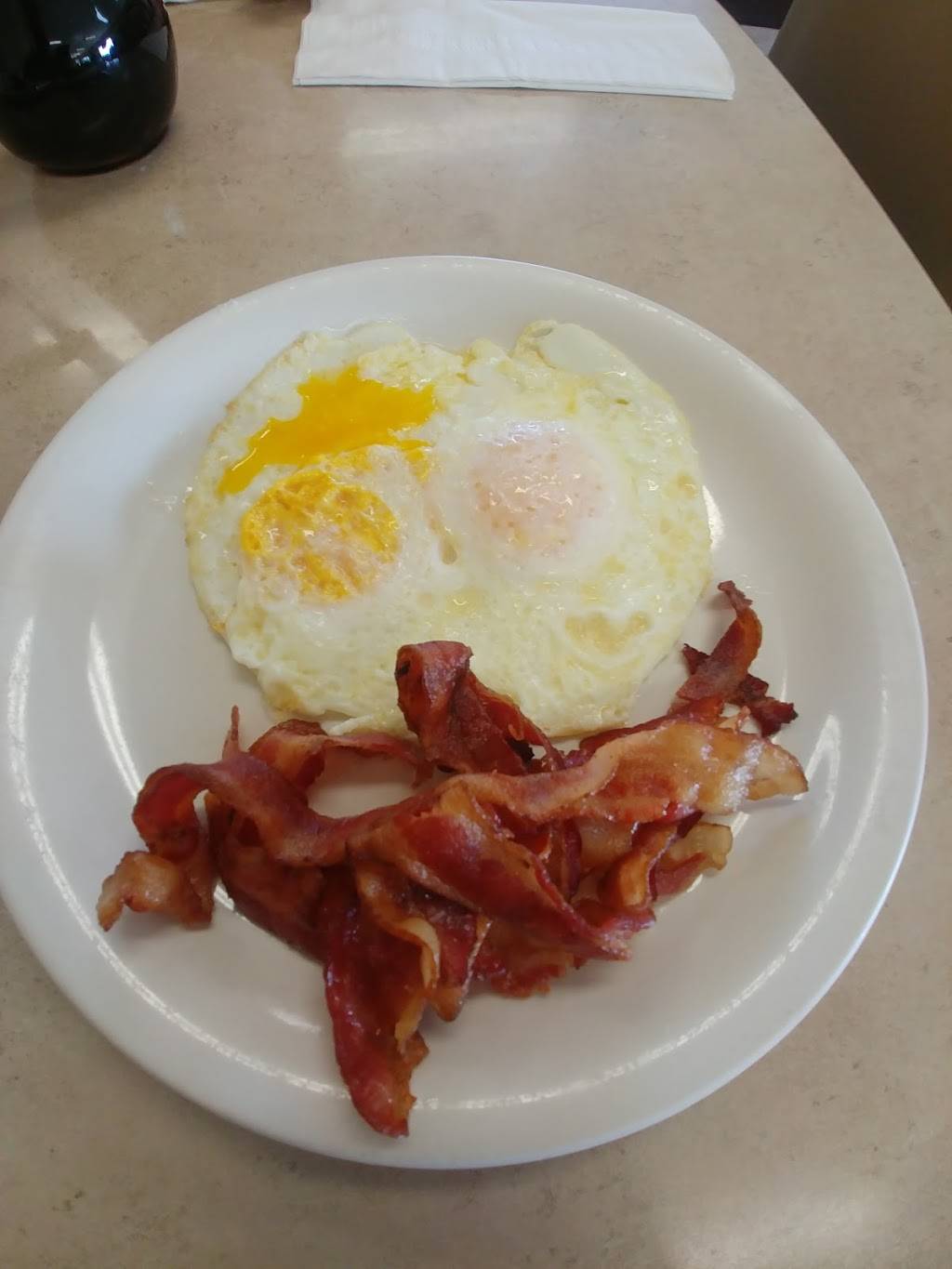 Feed Bag Cafe | cafe | 590 S Grand Ave, Fowlerville, MI 48836, USA | 5172230800 OR +1 517-223-0800