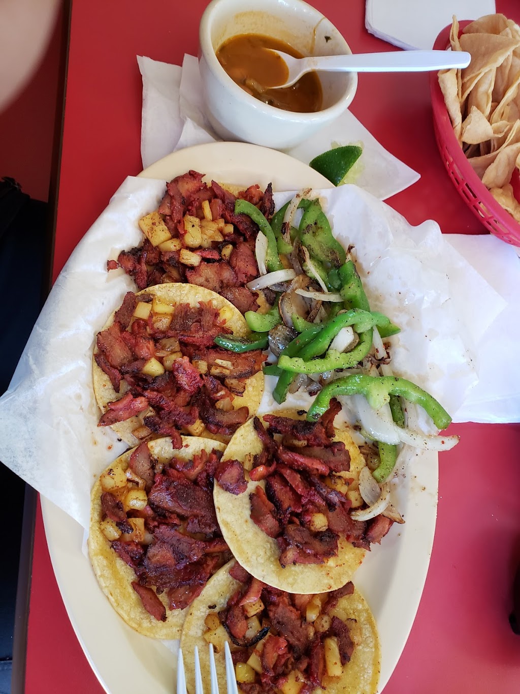 Taquitos Ravi Restaurant | restaurant | 2519 E Saunders St, Laredo, TX 78041, USA | 9567228500 OR +1 956-722-8500