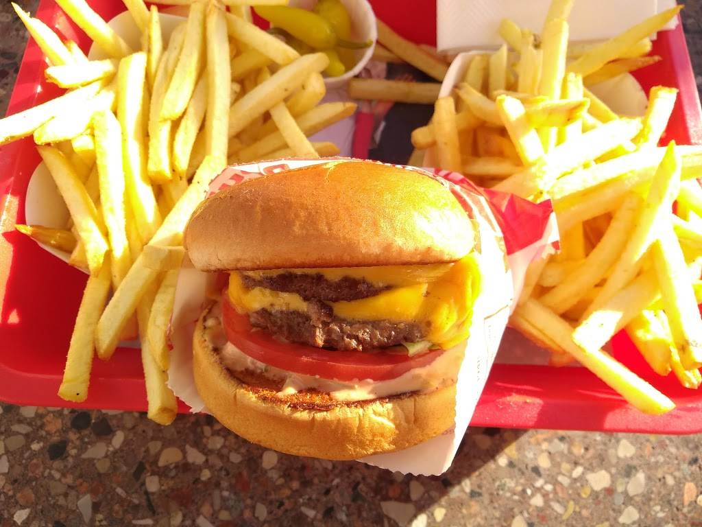 In-N-Out Burger | restaurant | 3900 Pelandale Ave, Modesto, CA 95356, USA | 8007861000 OR +1 800-786-1000