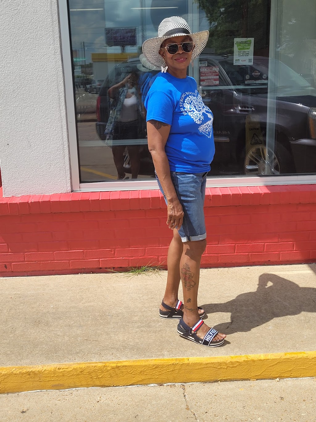 Krystal | meal takeaway | 810 US-82, Greenwood, MS 38930, USA | 6624531000 OR +1 662-453-1000