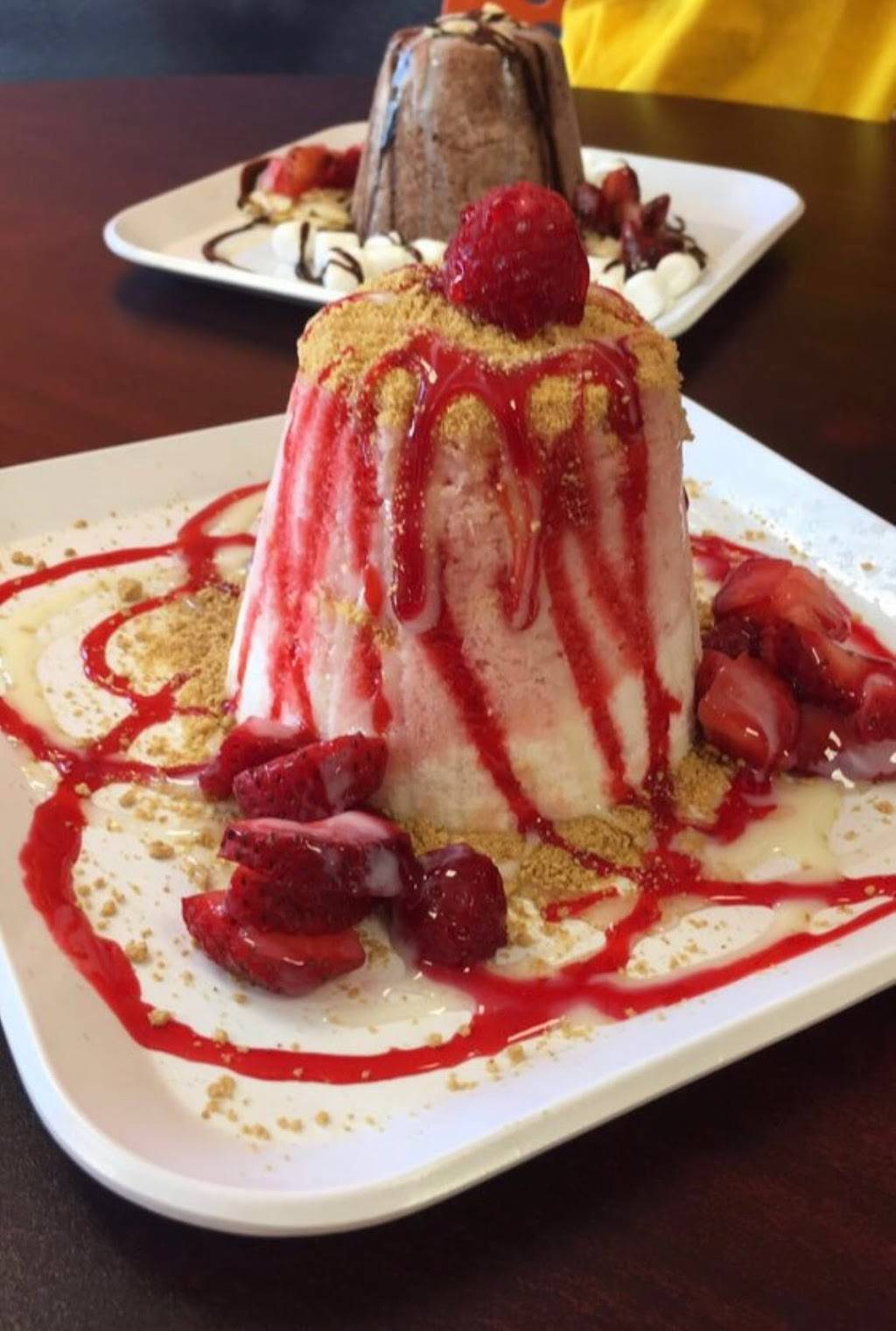 Vampire Penguin Yuba City | restaurant | 1199 Butte House Rd, Yuba City, CA 95991, USA | 5304433392 OR +1 530-443-3392