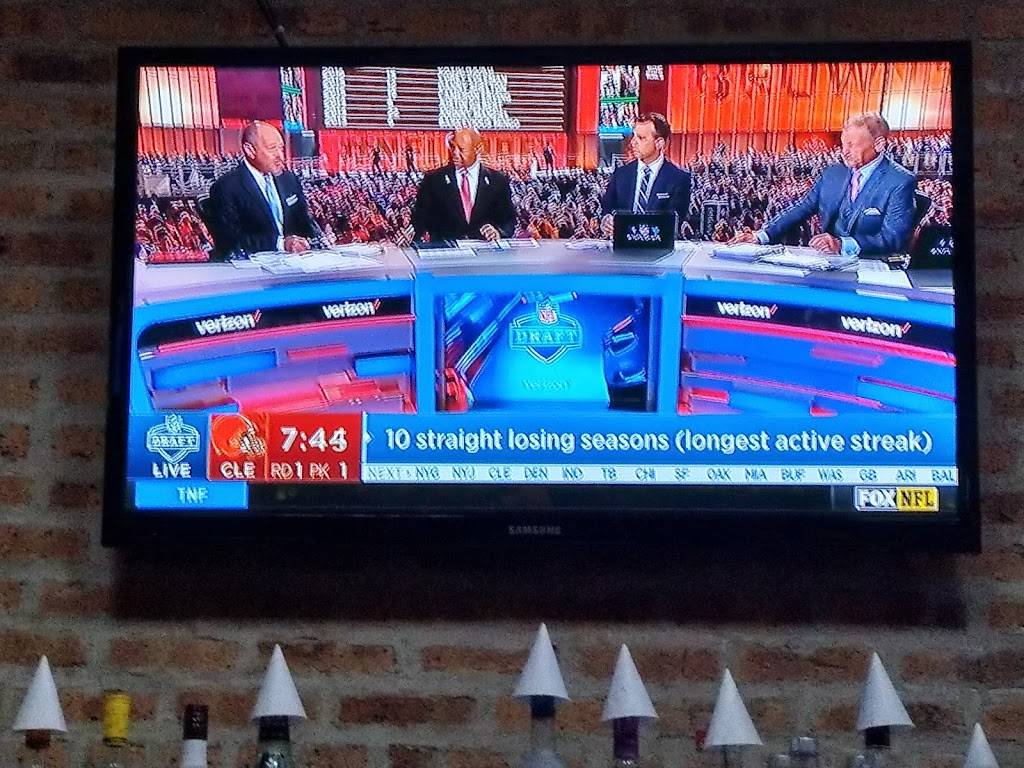 John Barleycorn | restaurant | 3524 N Clark St, Chicago, IL 60657, USA | 7735496000 OR +1 773-549-6000