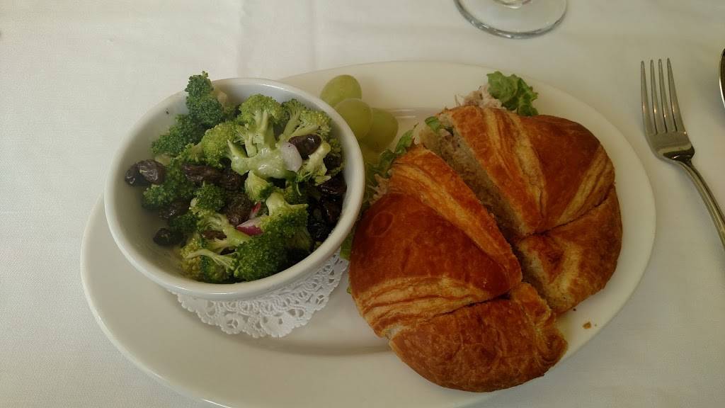 Gazebo Tea Room | restaurant | 414 Perry Hill Rd, Montgomery, AL 36109, USA | 3342771839 OR +1 334-277-1839