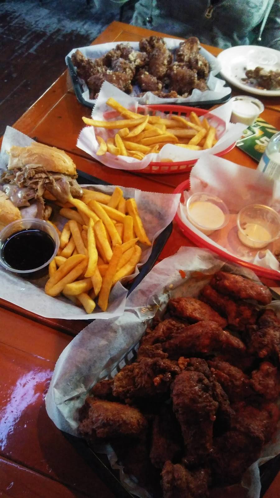 Whiskeys Roadhouse | restaurant | 3207 N Main St, Rockford, IL 61103, USA | 8158778007 OR +1 815-877-8007