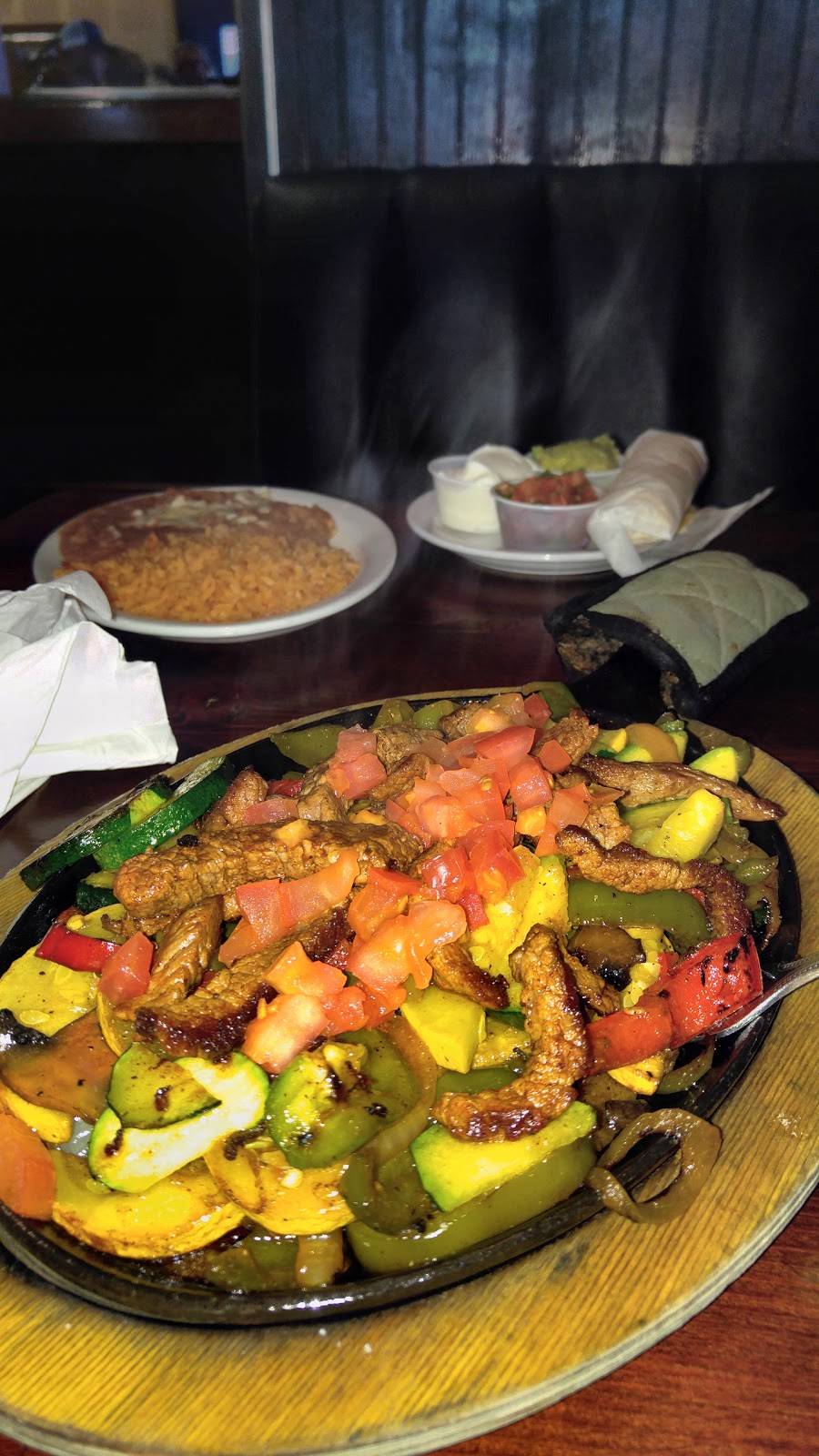 Casa Corona | restaurant | 7044 N Cedar Ave, Fresno, CA 93720, USA | 5593237409 OR +1 559-323-7409