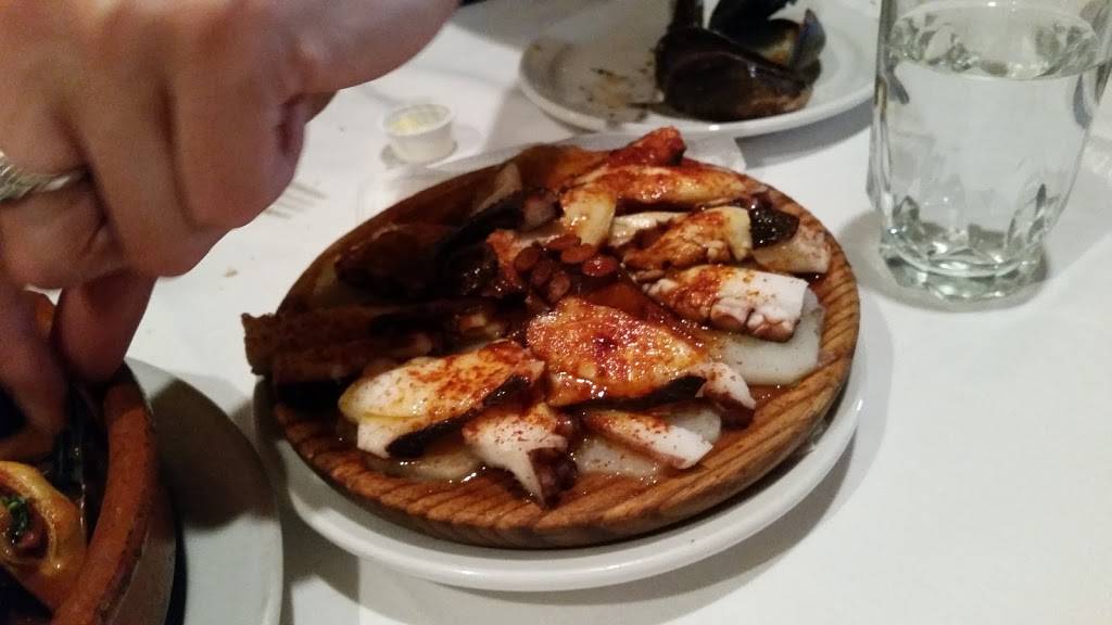 Club Espagnol de Québec - Steak Seafood Tapas - Bar Sportif Cock | restaurant | 4388 Boul St-Laurent, Montréal, QC H2W 1Z5, Canada | 5148491737 OR +1 514-849-1737