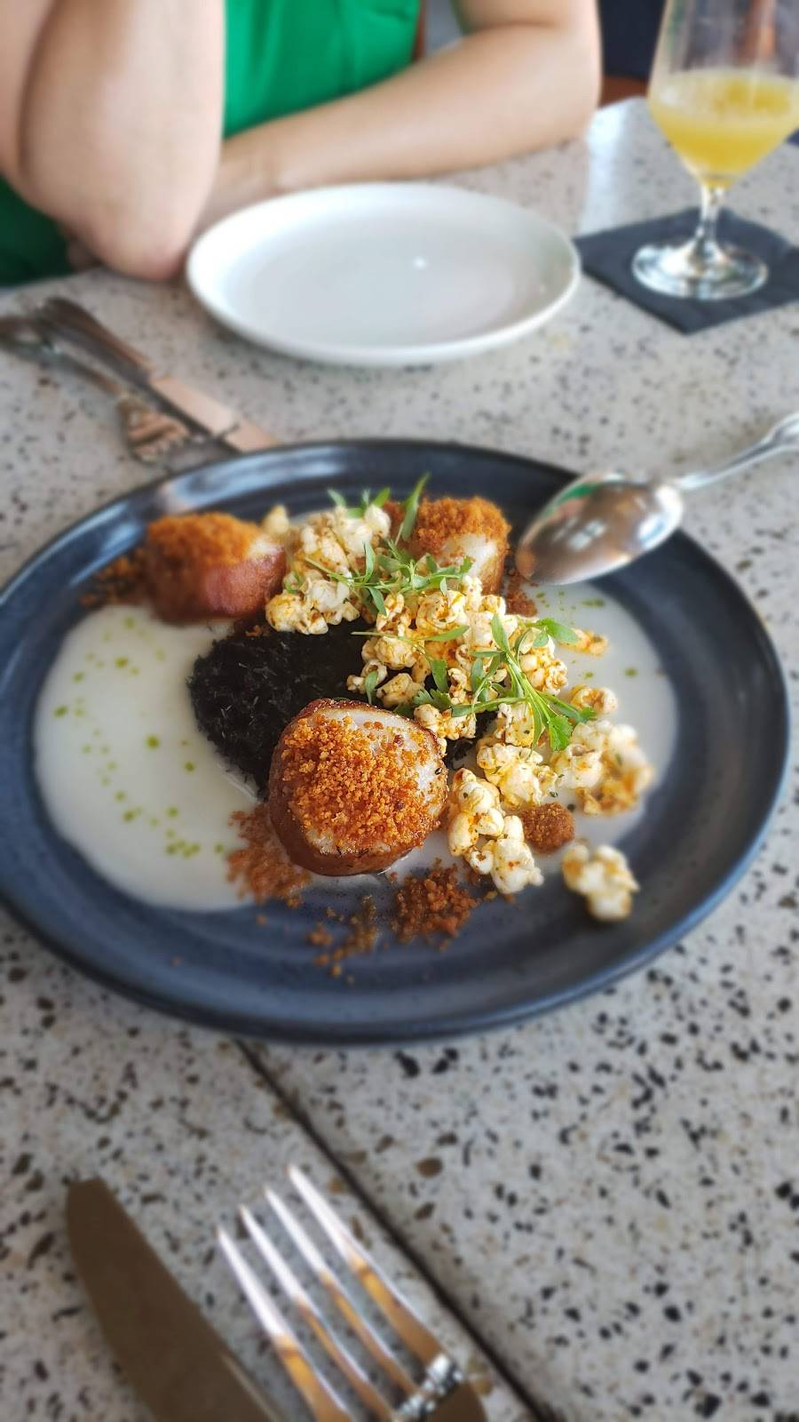 Whitestone Restaurant and Bar | restaurant | 34212 CA-1, Dana Point, CA 92629, USA | 9494898911 OR +1 949-489-8911