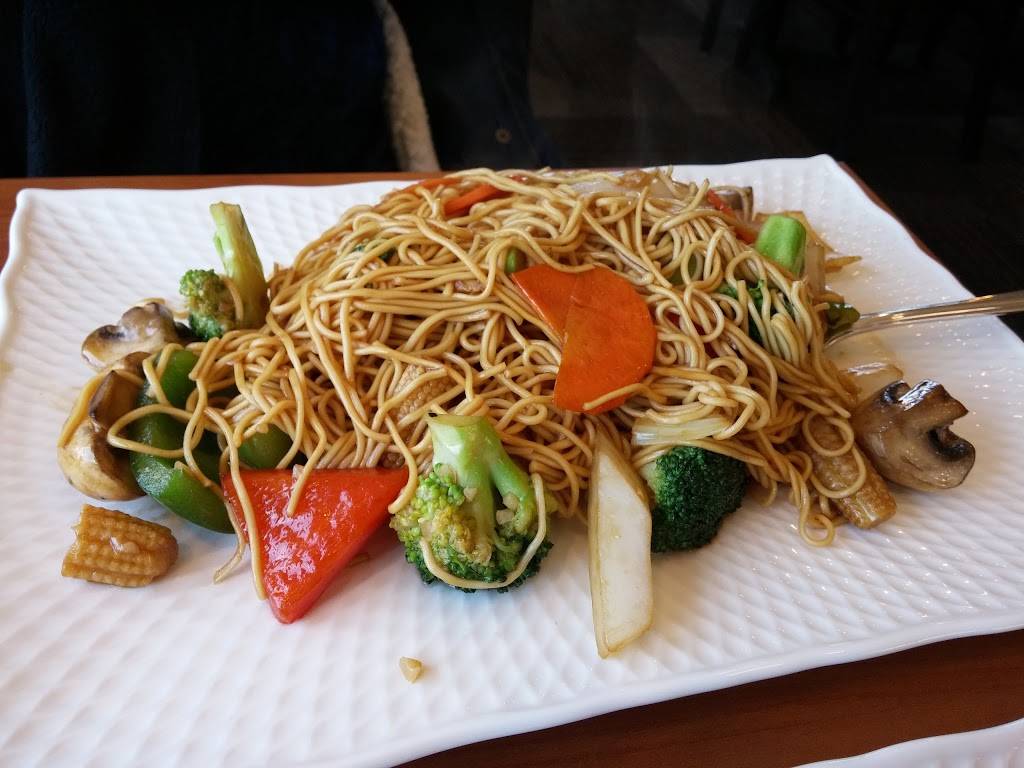 Lees Asian Cuisine | restaurant | 3140 Dougall Ave, Windsor, ON N9E 1S6, Canada | 5199690333 OR +1 519-969-0333