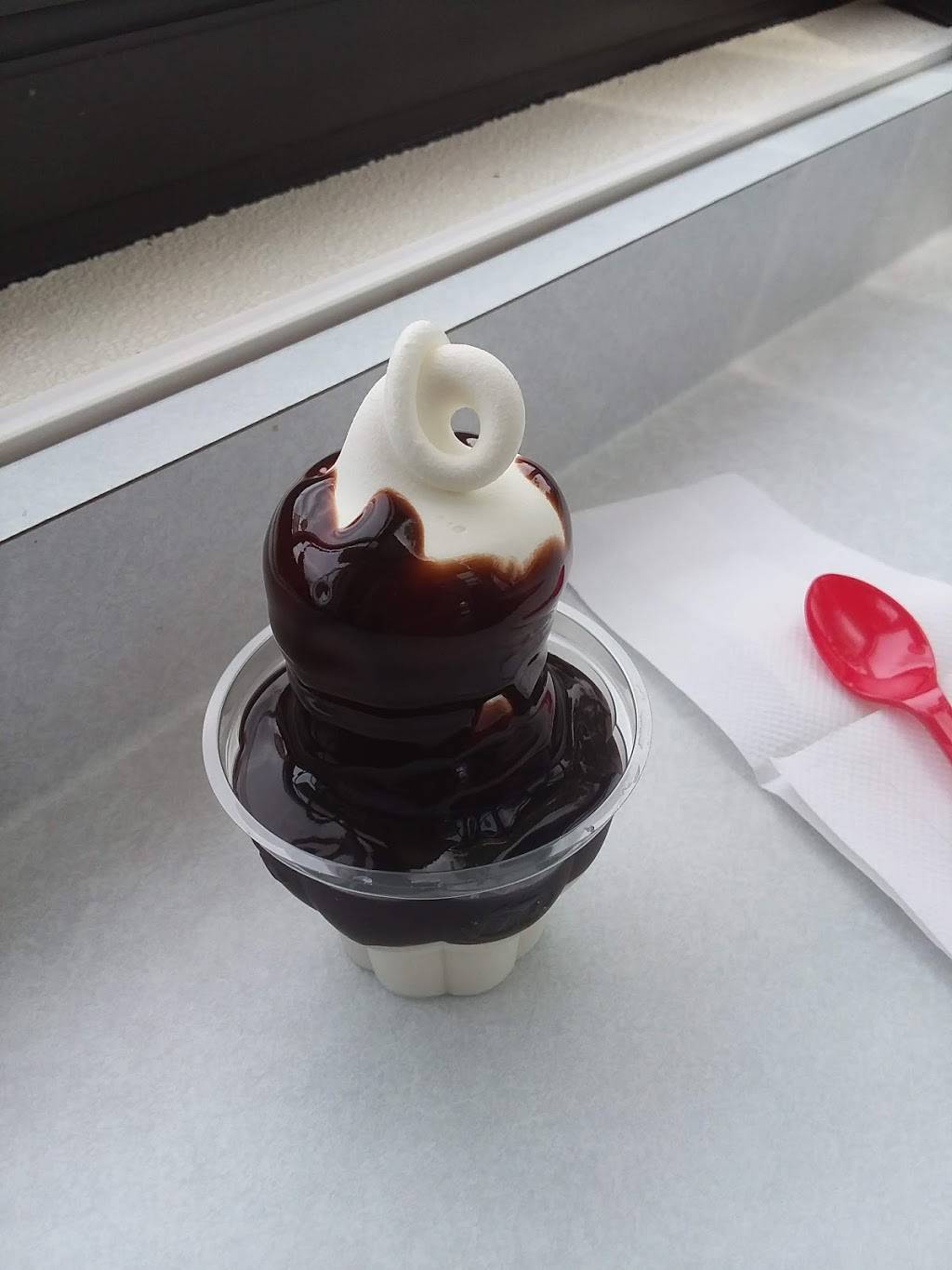 Dairy Queen | restaurant | 1800 Main St, Hopkins, MN 55343, USA | 9529300202 OR +1 952-930-0202