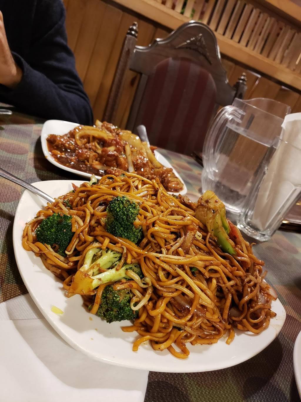 Super Hakka Restaurant | restaurant | 1801 Lawrence Ave E, Scarborough, ON M1R 2X7, Canada | 4167550855 OR +1 416-755-0855