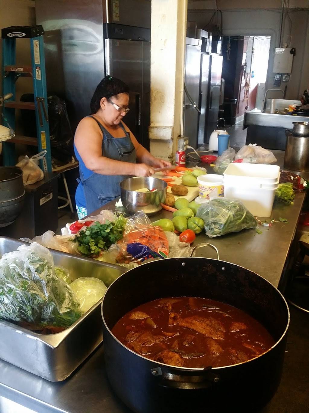 Xelaju Bakery | restaurant | 4609, 2057 Pacific Avenue, Long Beach, CA 90806, USA | 5622949194 OR +1 562-294-9194