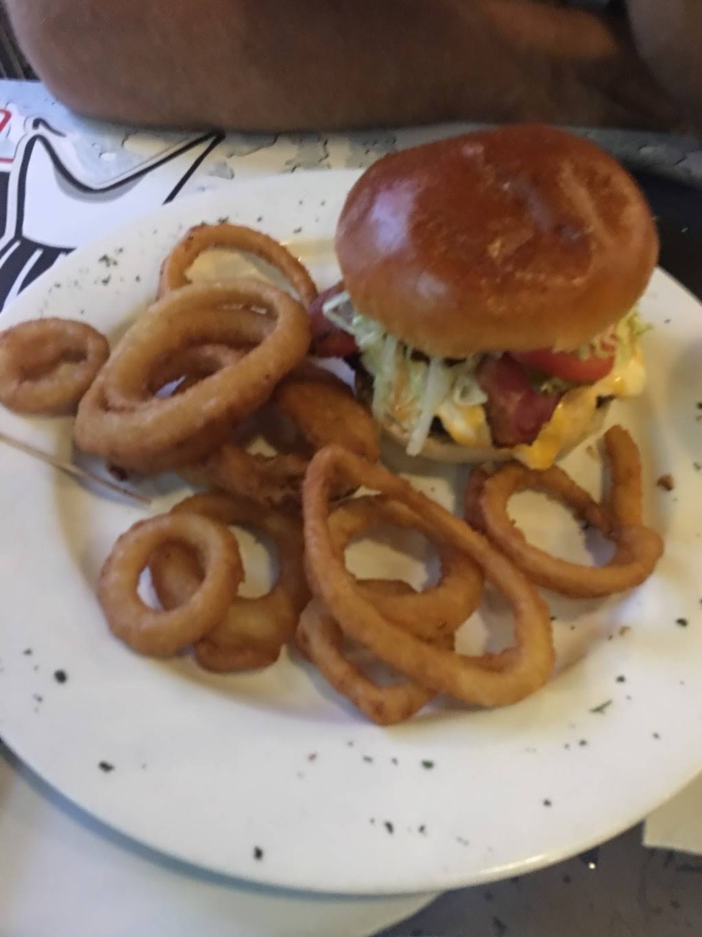 The Penalty Box | restaurant | 220 Bayview Dr, Barrie, ON L4N 2Z4, Canada | 7055032888 OR +1 705-503-2888