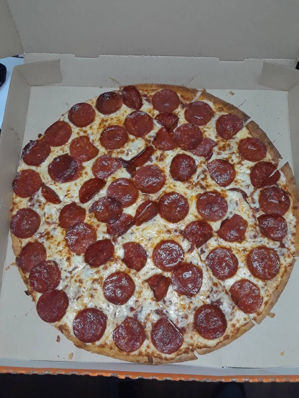 Little Caesars Pizza | meal takeaway | 7447 Gratiot Ave, Detroit, MI 48213, USA | 3139240027 OR +1 313-924-0027