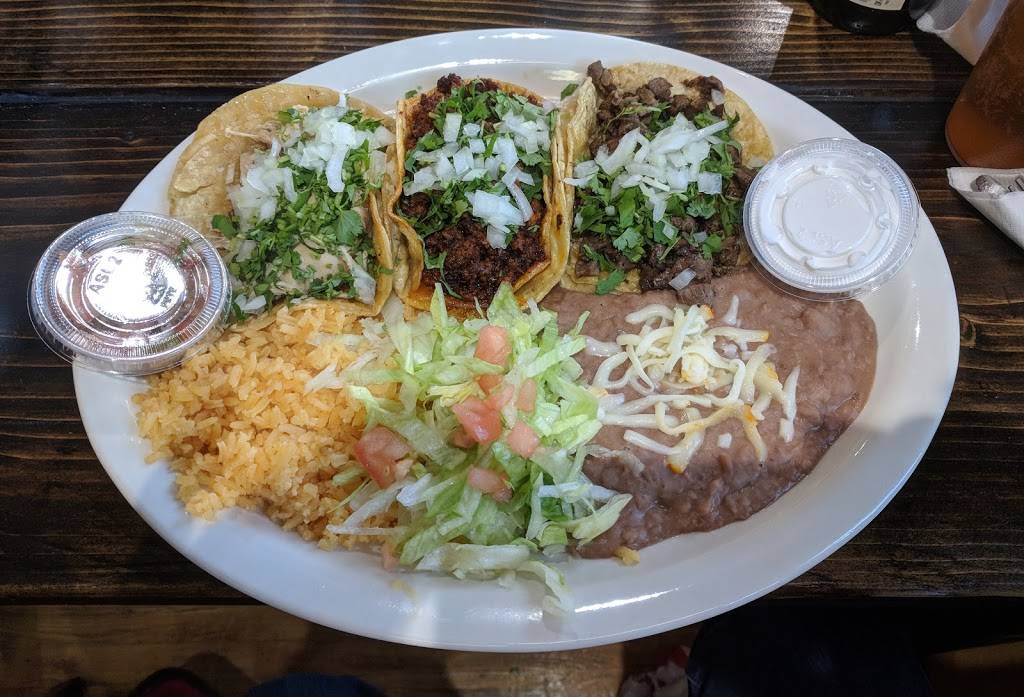 Edgewater Tacos | restaurant | 5624 N Broadway, Chicago, IL 60660, USA | 7739440847 OR +1 773-944-0847
