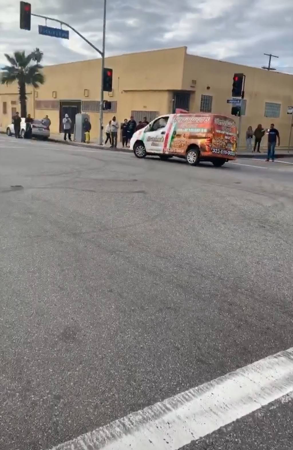 Bertoluccis Pizzas | restaurant | 11916 S Figueroa St, Los Angeles, CA 90061, USA | 3236150028 OR +1 323-615-0028