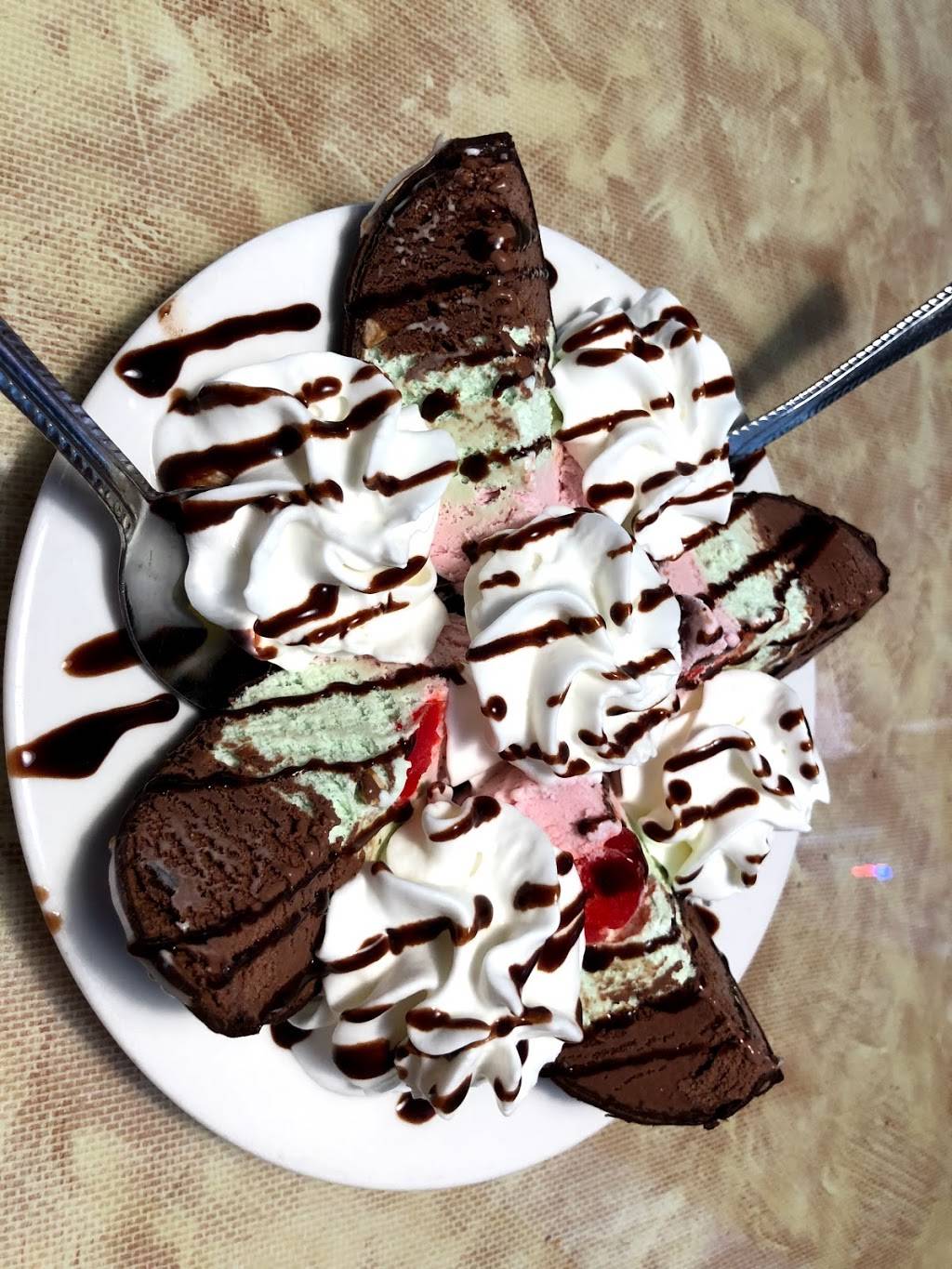 Francos | restaurant | 6200 N Military Hwy, Norfolk, VA 23518, USA | 7578530177 OR +1 757-853-0177