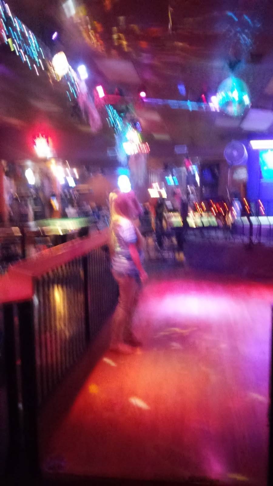 Diamond D Billiards & Sports | restaurant | 3605 Contrary Creek Rd, Granbury, TX 76048, USA | 8175732100 OR +1 817-573-2100