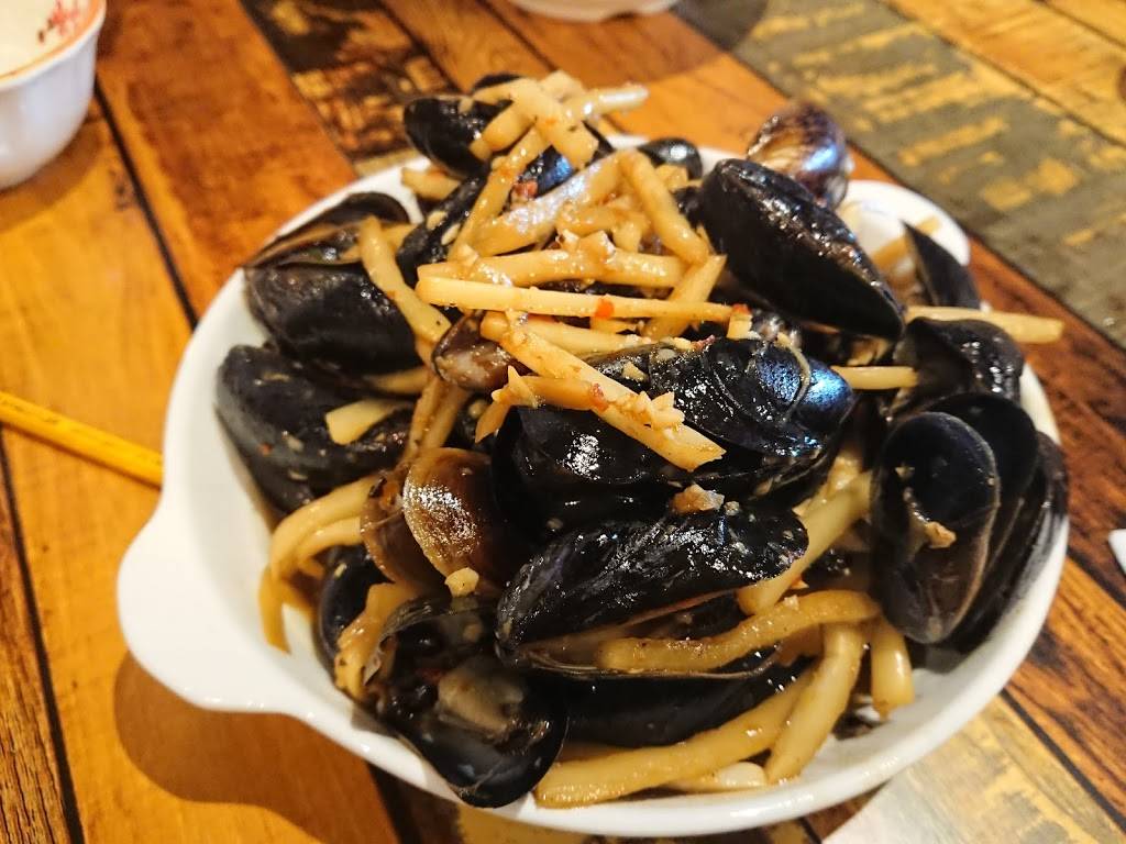 一碗粉 Guilin Cuisine | restaurant | 1177 Central Pkwy W UNIT 9, Mississauga, ON L5C 4P3, Canada | 9052680938 OR +1 905-268-0938