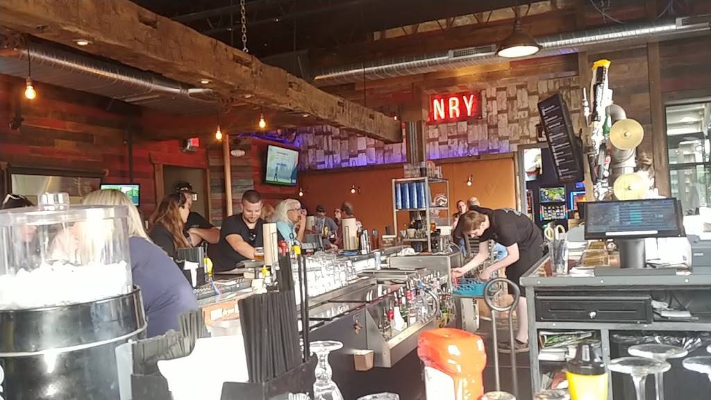 D.C. Cobbs McHenry | restaurant | 1204 N Green St, McHenry, IL 60050, USA | 8153222010 OR +1 815-322-2010