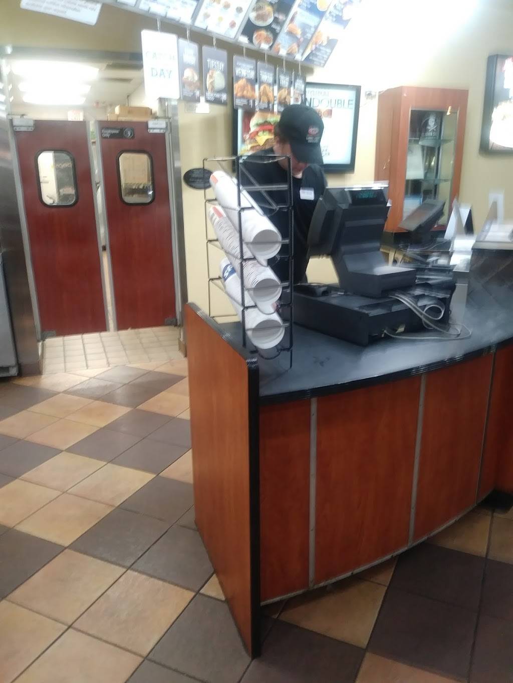 A&W | restaurant | 1707 E Fowler Ave, Tampa, FL 33612, USA | 8139770914 OR +1 813-977-0914