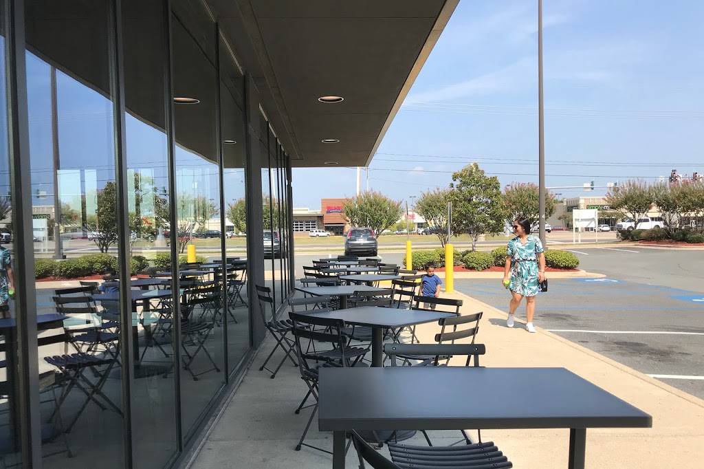 Chipotle Mexican Grill | restaurant | 7030 Youree Dr, Shreveport, LA 71105, USA | 3187988896 OR +1 318-798-8896