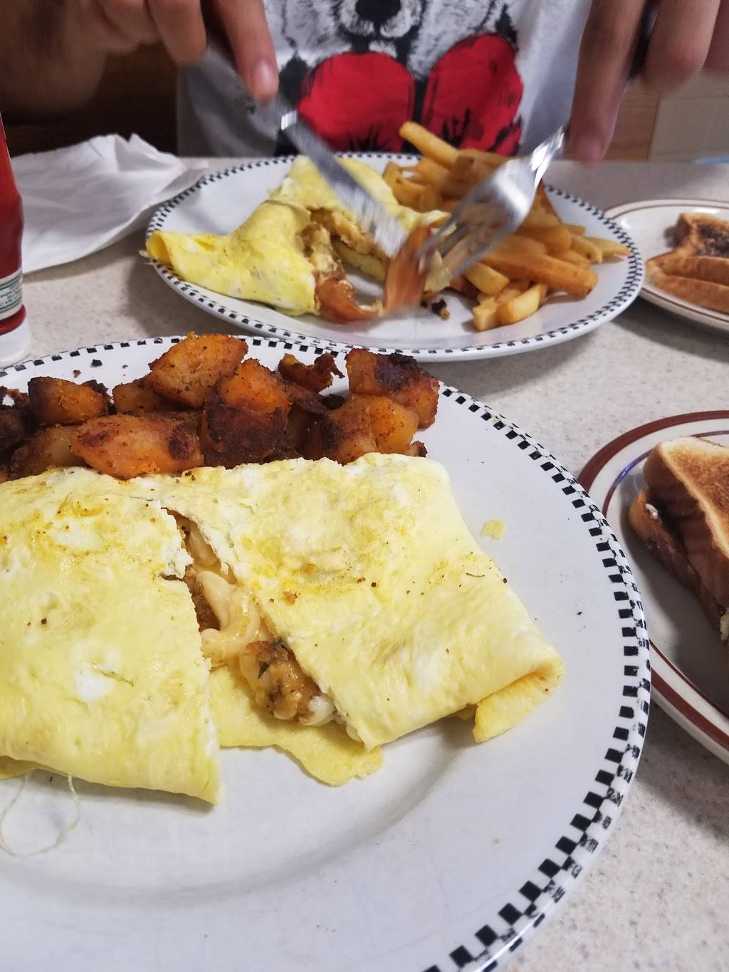 BLTs Breakfast Lunch & Takeout | restaurant | 176 Broad St, Lynn, MA 01901, USA | 7815989284 OR +1 781-598-9284