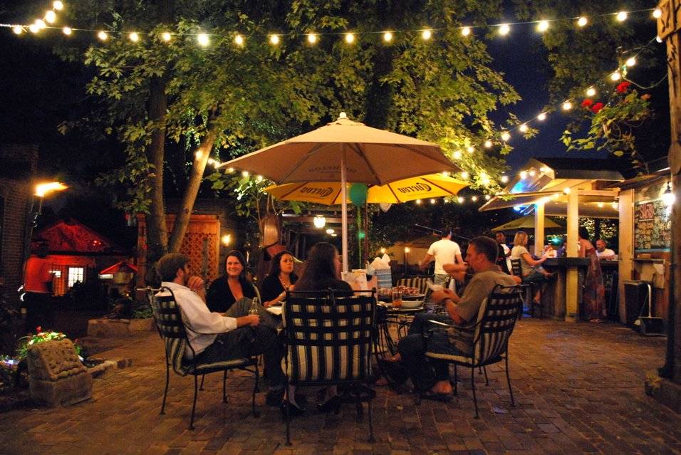 Mollys in Soulard | restaurant | 816 Geyer Ave, St. Louis, MO 63104, USA | 3142416200 OR +1 314-241-6200