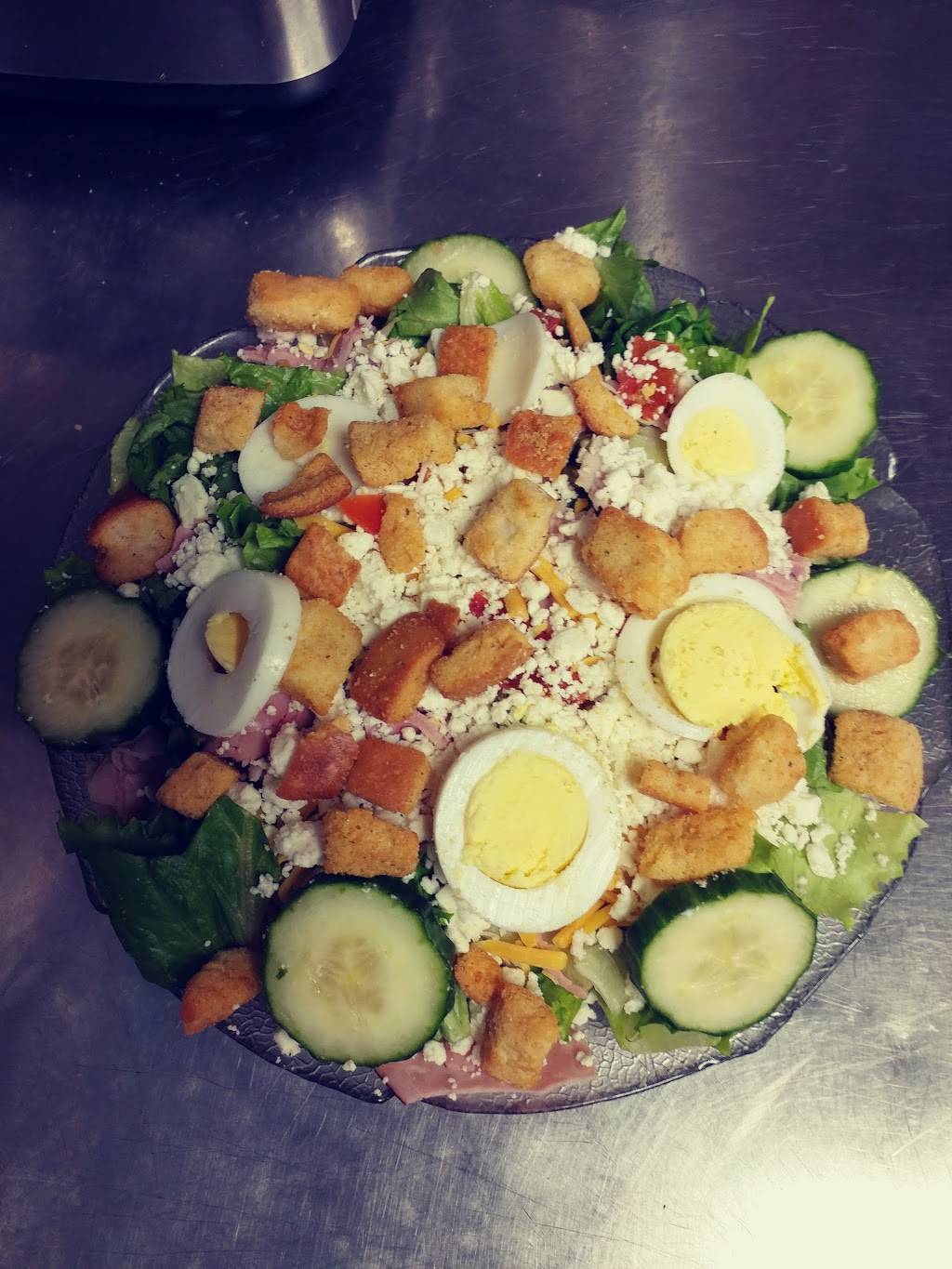 The Lake House | restaurant | 2822 N Center St, Maryville, IL 62062, USA | 6182882200 OR +1 618-288-2200