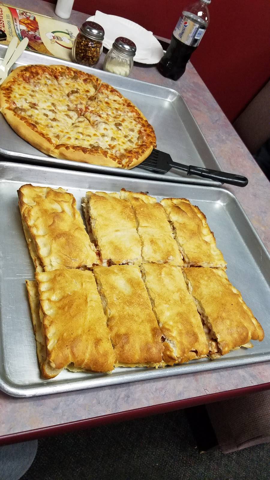 Little Johnnys II | restaurant | 130 E Washington St, New Castle, PA 16101, USA | 7246572210 OR +1 724-657-2210