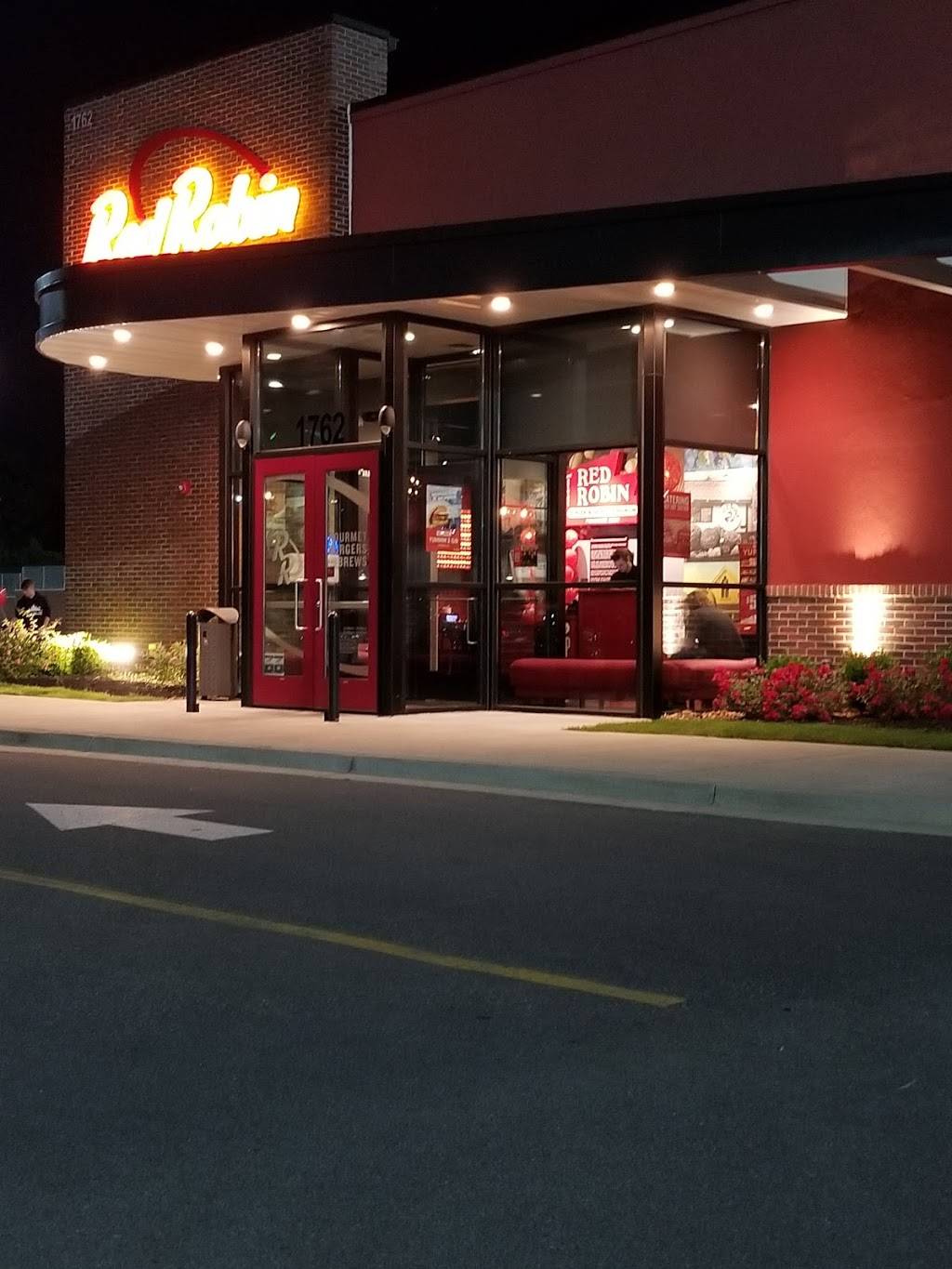 Red Robin Gourmet Burgers and Brews | restaurant | 1762 Galleria Blvd, Franklin, TN 37067, USA | 6154650820 OR +1 615-465-0820