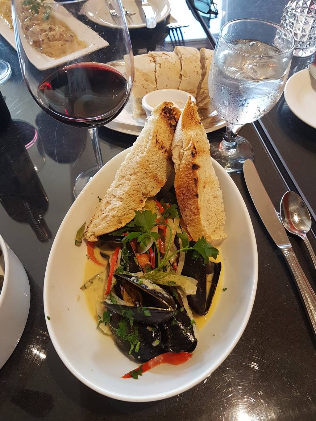 La Casa | restaurant | 117 King St, London, ON N6A 1C3, Canada | 5194342272 OR +1 519-434-2272