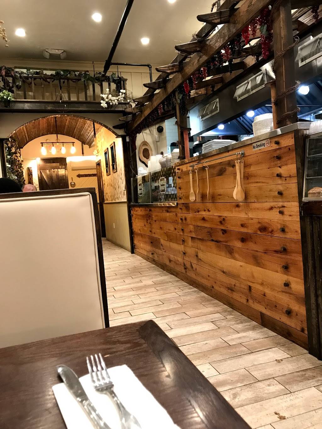 Souvlaki Square | restaurant | 205-07 35th Ave, Bayside, NY 11361, USA | 7182290428 OR +1 718-229-0428