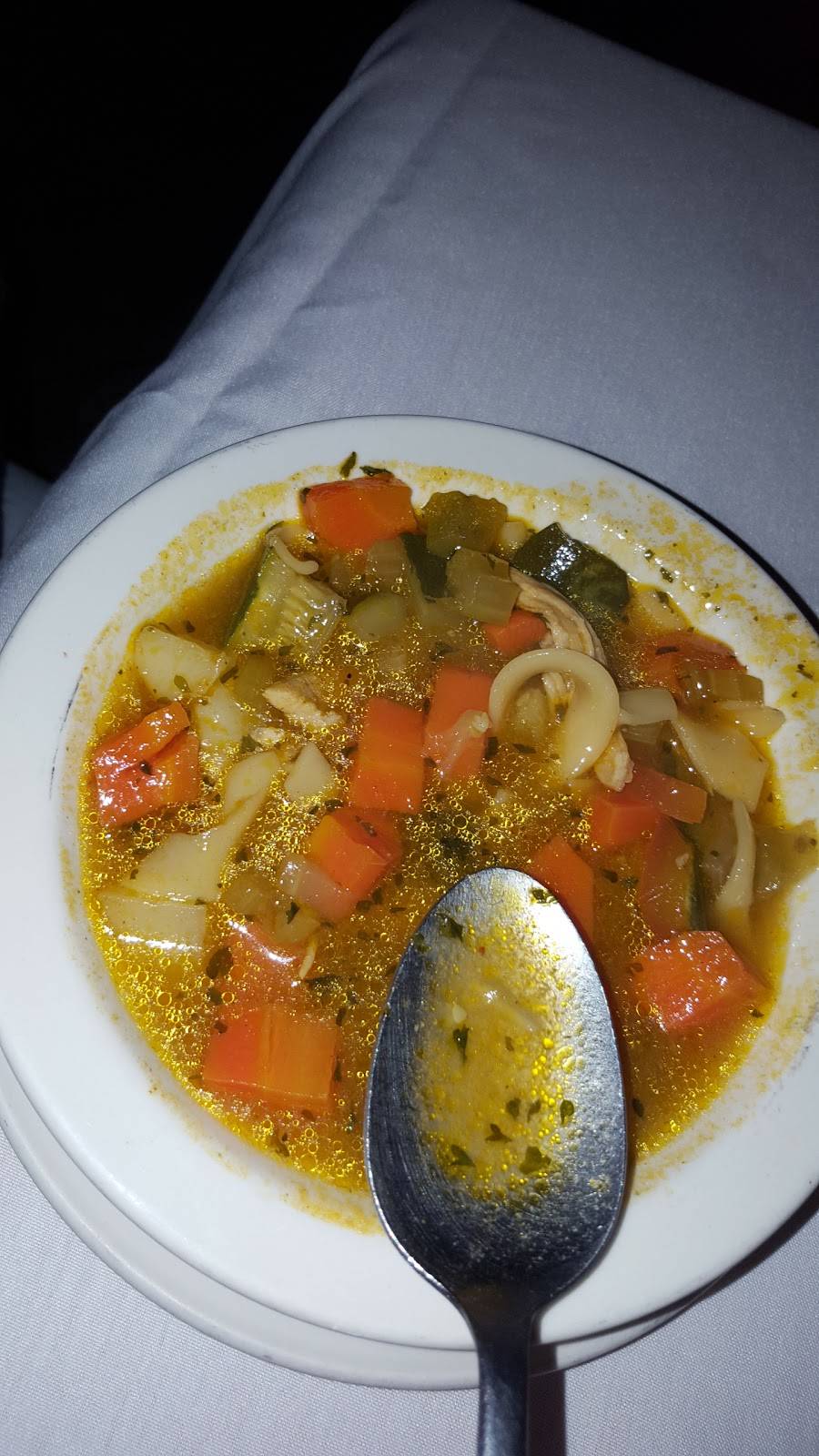 La Caravana Salvadorian Restaurant | restaurant | 1306 N Lake Ave, Pasadena, CA 91104, USA | 6267917378 OR +1 626-791-7378