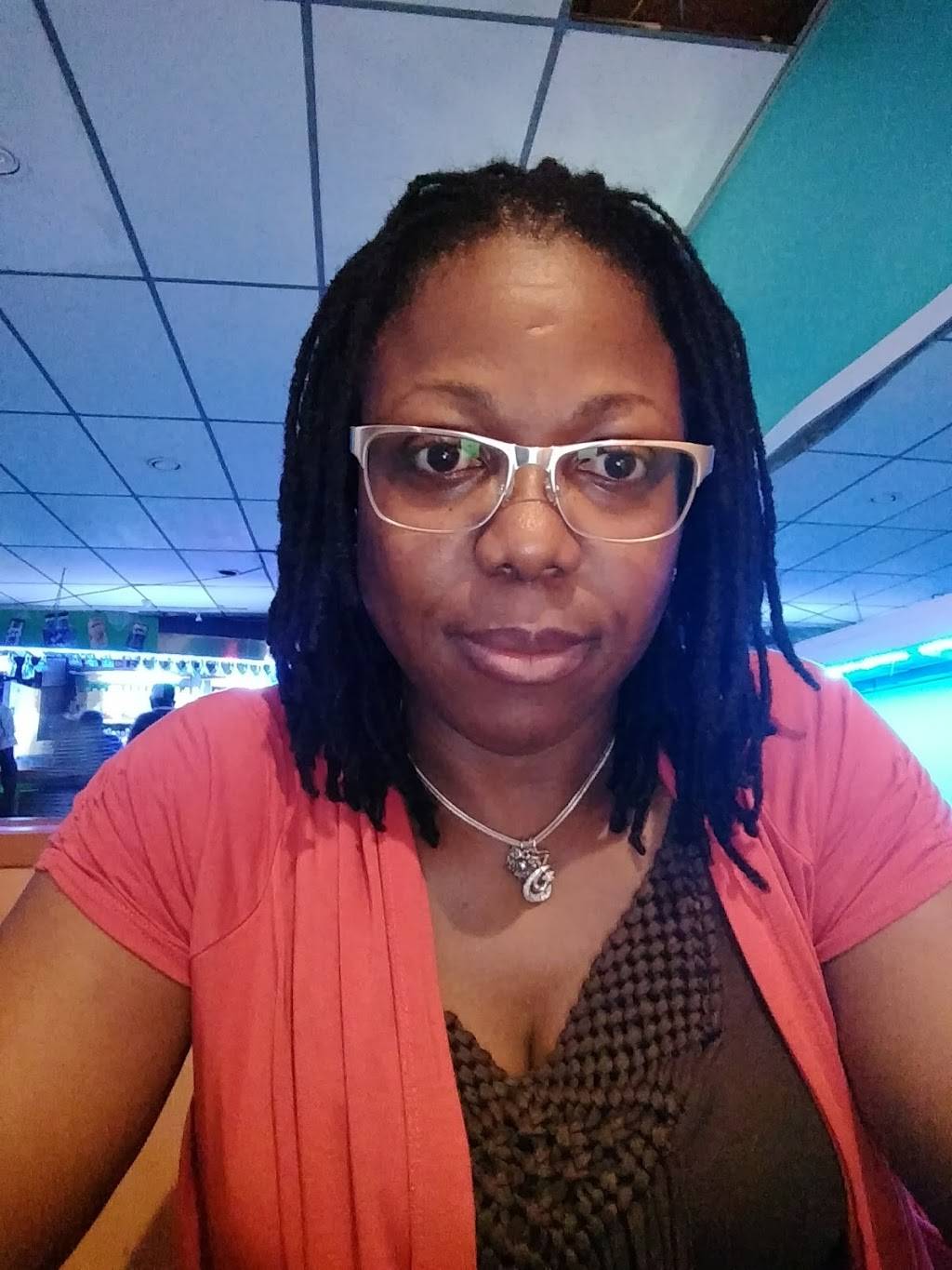 Lions Den Bar & Grill | restaurant | 1695 Jane St, North York, ON M9N 2S3, Canada | 6474967754 OR +1 647-496-7754